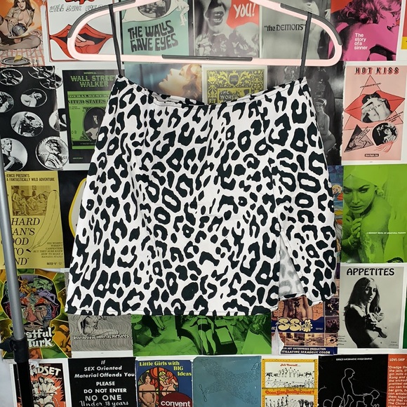NWT Motel Skirt Size: M Animal Print - Picture 2 of 6